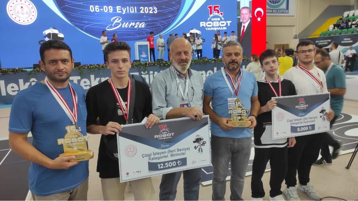 15. Uluslararası Meb Robot yarışmasında Türkiye 1.si olduk
